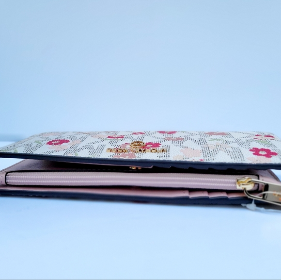 🌺MICHAEL KORS🌺 Jet Set CHARM LG TZ  Cntntl  Vanilla Multi Wallet - Picture 2 of 8